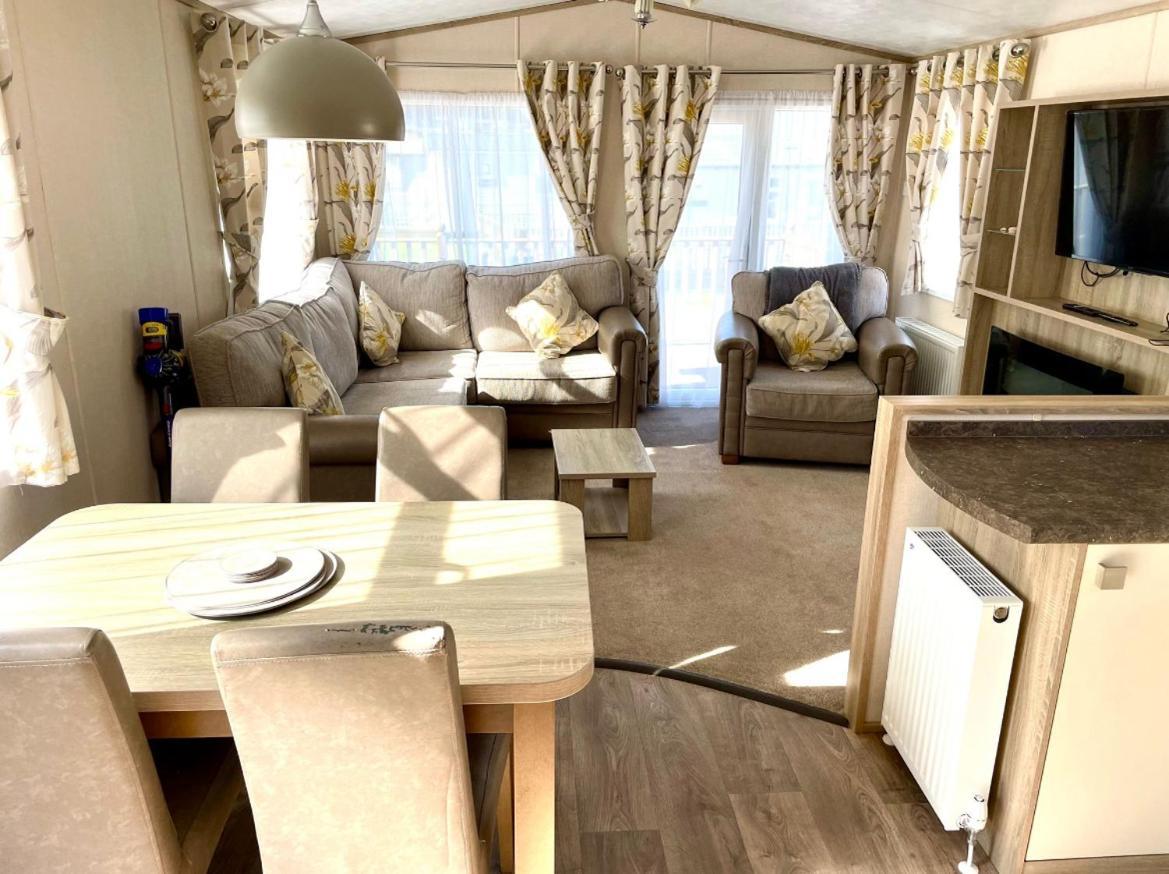 Сasa de vacaciones Platinium Standard Luxury And Modern Static Caravan At Clarach Bay